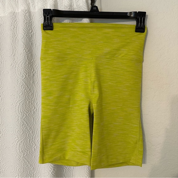 NWT Outdoor Voices Flow 7” Bike Short - Picture 5 of 9